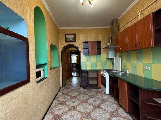 Великогабаритна  трикімнатна квартира в БОС Соборна   80 000 Рівне