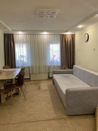 Продам  3 комнатную квартиру возле  С/Г академии - фото 1