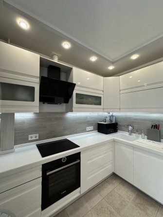 Продаж 2к квартири з ремонтом біля Набережної - фото 1