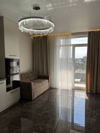 Однокімнатна з видом на набережну - фото 1