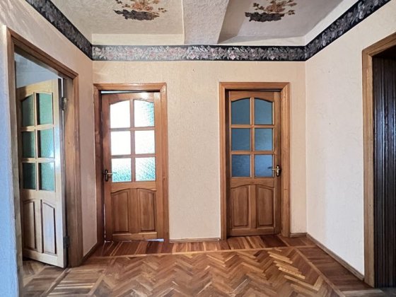 Продам 4 к квартиру в обкомовському будинку Сумы