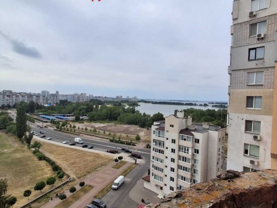 Терміновий продаж великої трикімнатної квартири