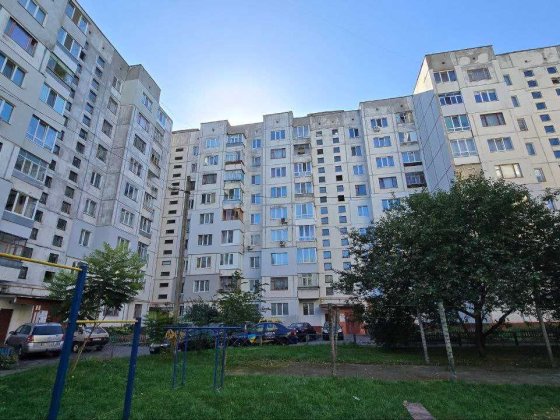 Продам 2-х кімнатну квартиру в центрі міста Чернигов