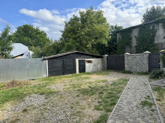 1-кінматна, в особняку, вул. Довгопільська (р-н ближня Роша) Черновцы