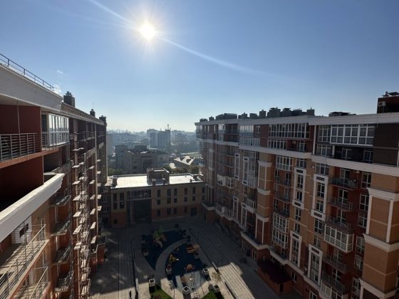 Продається 4-кімнатна новобудова на проспекті Незалежності Чернівці