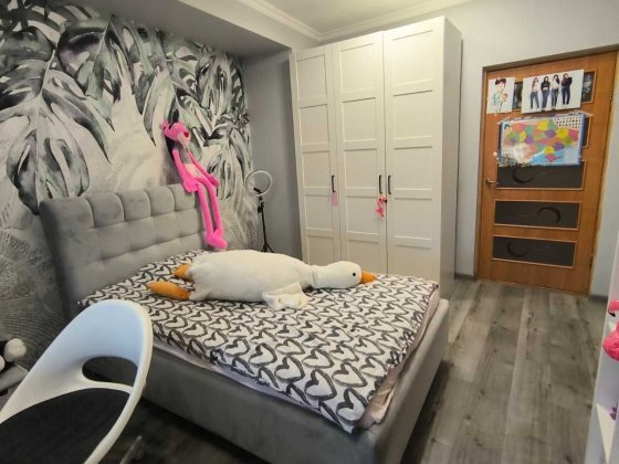 Продається 3 кімнатна квартира в центрі міста Черновцы