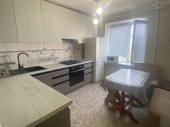 Продаж. 2-кімнатна квартира, вул. Н. Горова Черкаси