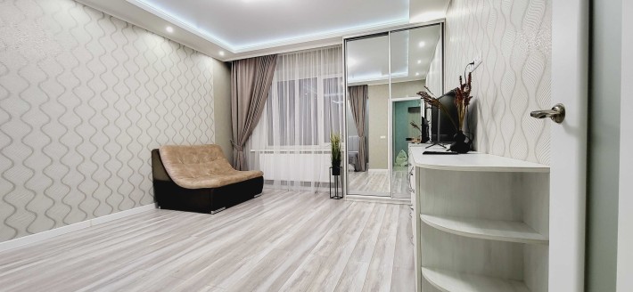 1к.жк Андора. Ремонт, меблі,все залишається. - фото 1