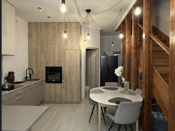 Продам 3х кімнатну 2х ярусну квартиру! Ужгород