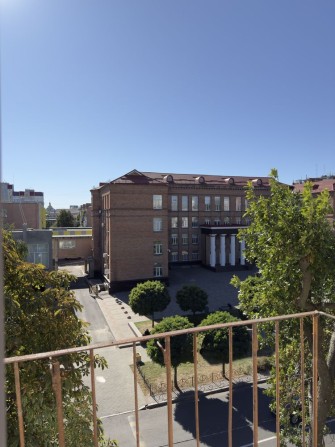 Продам 2-х кімнатну квартину в центрі міста Черкаси! - фото 1