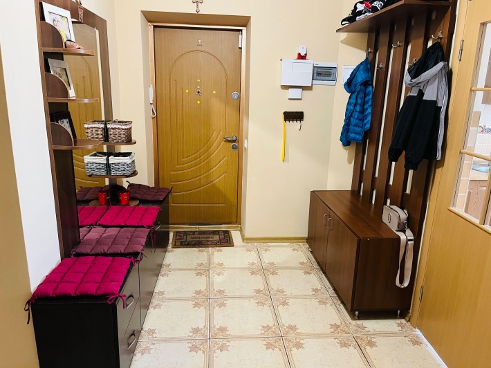Продам простору квартиру - фото 1