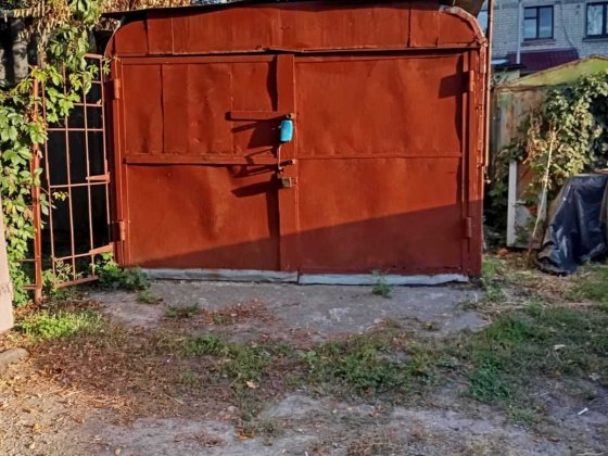 Продам гараж в центре города Берестин