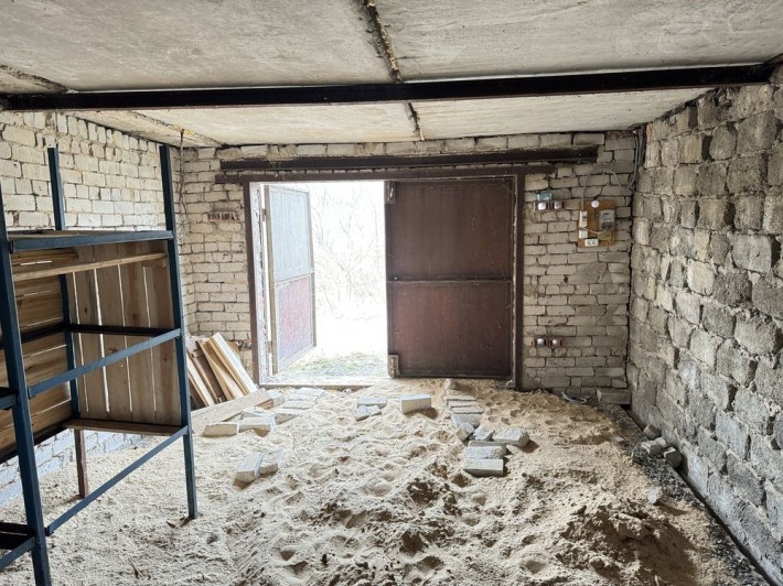 Гараж район Пхз 11 школа - фото 1