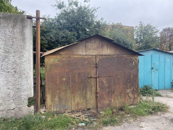 Продам металевий гараж з місцем на автовокзалі (Тищика) Умань