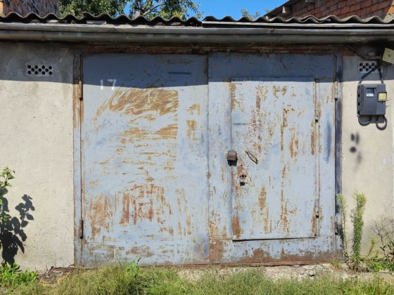 Продам просторий гараж Хмельницький