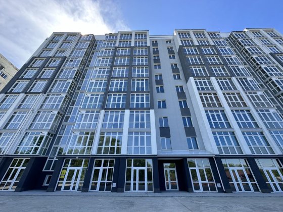 2 кім кв. новобудова вул.Стуса ( Чернишевського). Центр. 3 поверх Чернигов