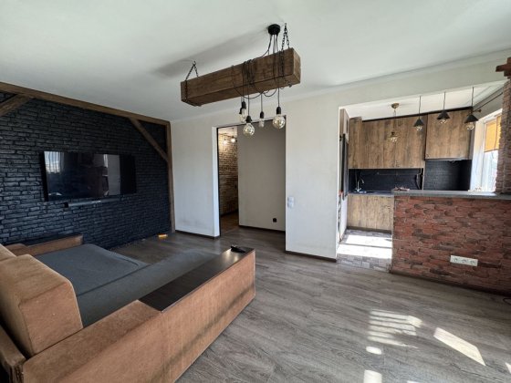 Затишна 2-кімнатна квартира 45 м², 3 поверх, вул. Довженка( Толстого) Чернігів