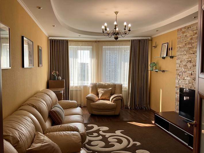 Продаж 2-к квартири, 72 м.кв, вул. В. Забіли, 5, метро Голосіївська - фото 1