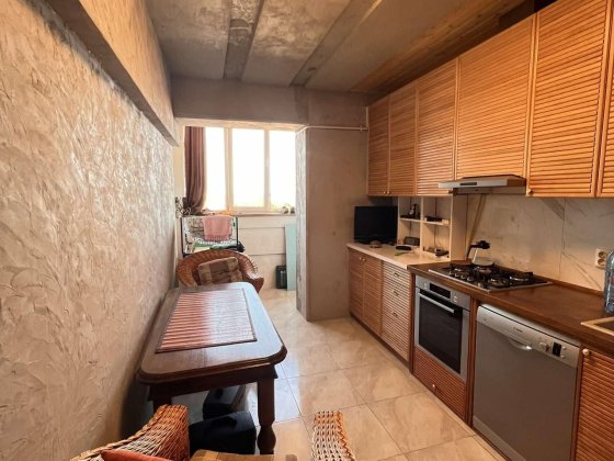 Гарна 1-кімнатна квартира в новобудові !!! Ужгород