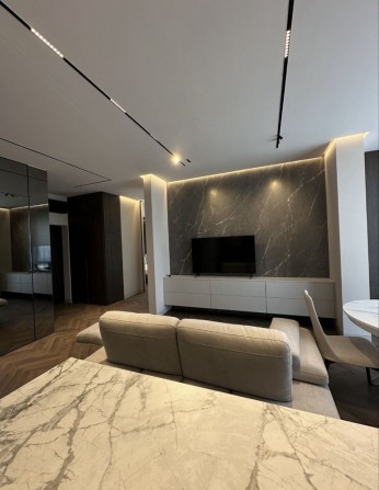 Продаж 2к квартири з дизайнерським ремонтом - фото 1