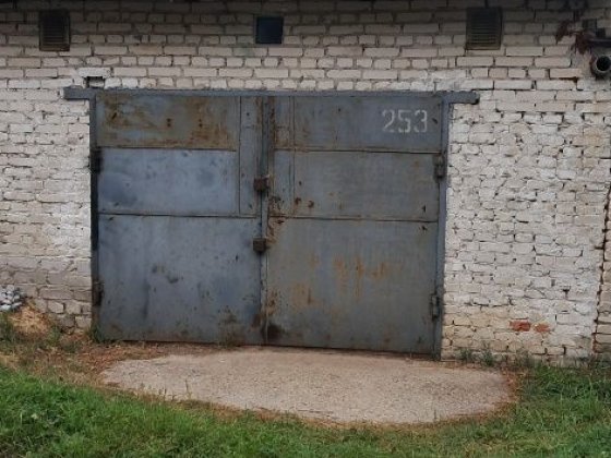 Продам кирпичный гараж. Шостка