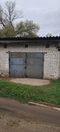 Продам кирпичный гараж. - фото 1