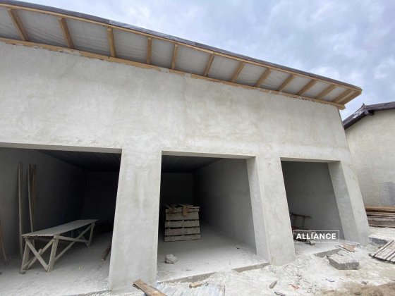 Продається гараж в центрі