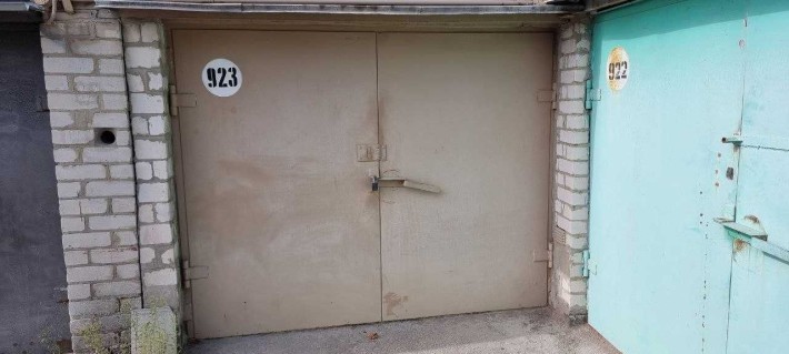 Гараж бетонний двоповерховий - фото 1