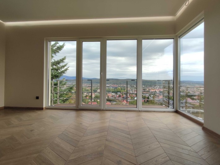 Продаж 3-кім.кв-ри. Панорама на Ужгород +Меблі+техніка - фото 1