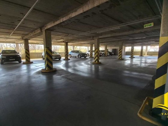 Продаж паркомісця проспект Миру, 28 Полтава