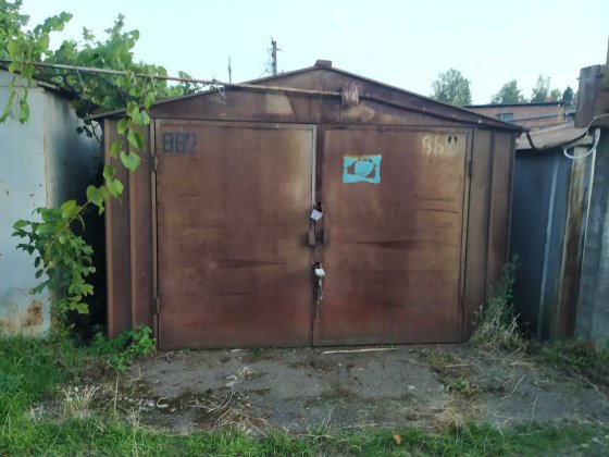 Продається металевий гараж з місцем Чернівці