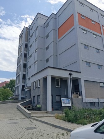 Гараж в цегляній споруді - фото 1