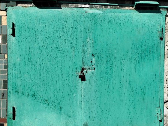 Продам капітальний гараж ж/м Західний Дніпро