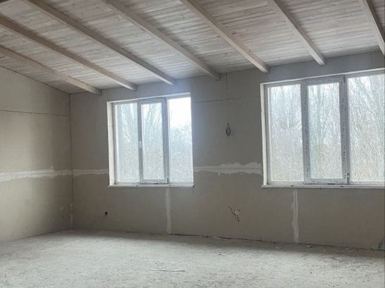 Продам дворівнену квартиру з мансардою Чернигов