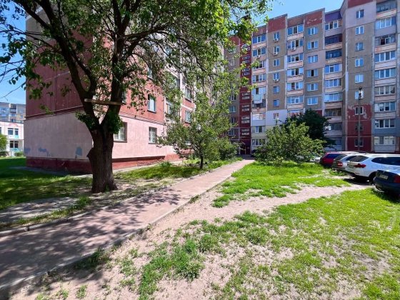 ПРОДАЖ великої 2-кімнатної квартири (59 м2) СЕРТИФІКАТ (Є-Відновлення) Чернигов