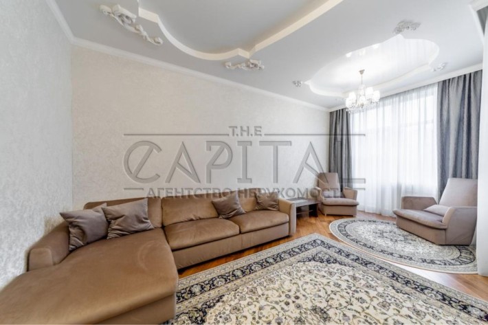 Продажа 2к квартиры 65 м², центр Киева, ул. Дмитриевская 66а - фото 1