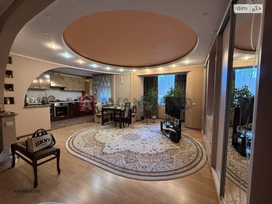 Трьохкімнатна квартира в самому центрі міста Винница