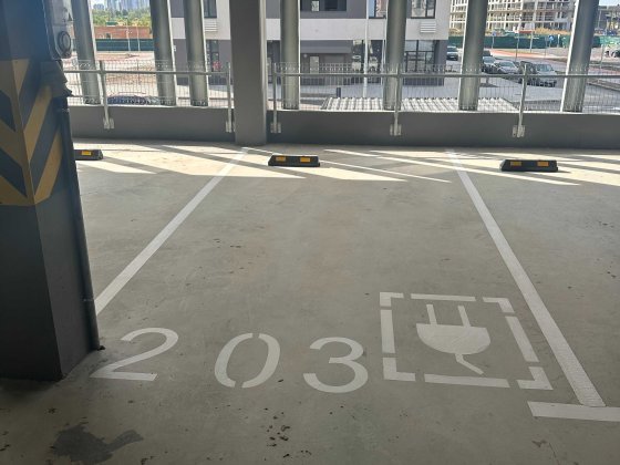 Паркінг Варшавський 3 Варшавський + з Зарядкою! Єлектромобіль Київ
