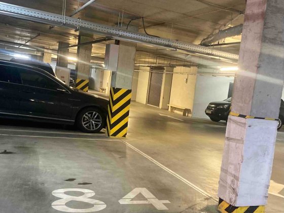 Продається паркомісце в Авалоні на Чорновола Львів