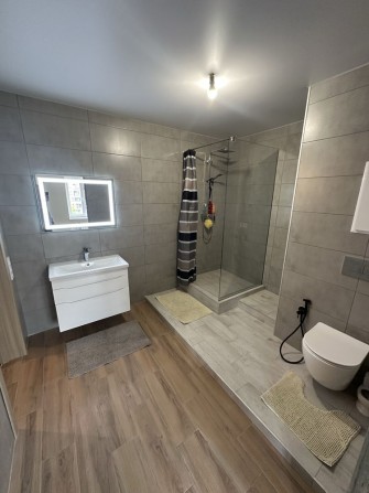 Продам 2 ком ремонт мебель Сертификат - фото 1