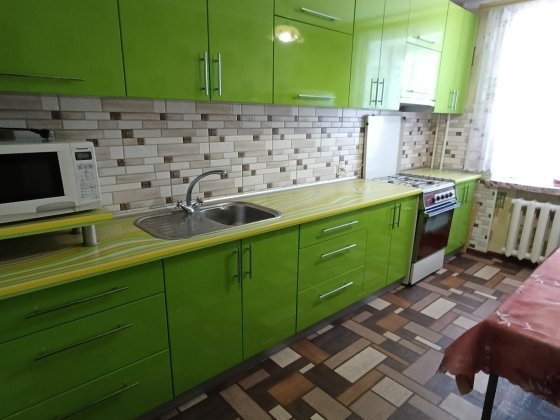 Продається 4 кімнатна квартира з ремонтом,меблями та технікою р-н Заза Чернигов