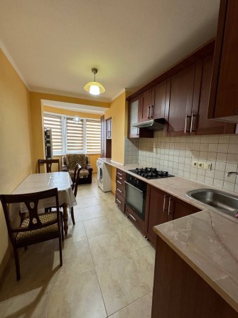 Продам 2 кім в центрі міста - фото 1