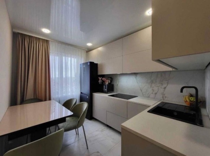 Продаж 3 км. квартири, вул. Пирогова, 65кв.м. - фото 1