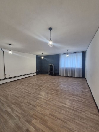 Продається 1 к.квартира в центрі міста  під комерцію. - фото 1