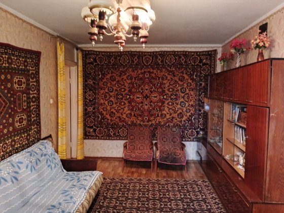 Чудова трикімнатна кв-ра біля школи Мудрагелики! Чернигов