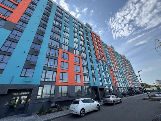 Новобудова 2-во кімнатна 77 м 2 р-н Епіцентр Чернигов