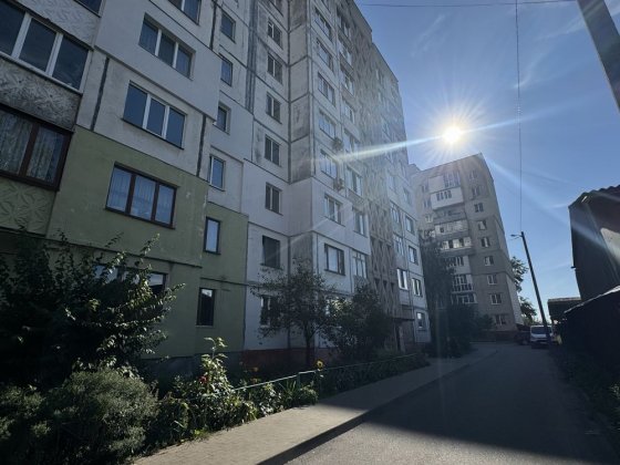 Продається двокімнатна квартира в центрі міста! Чернигов