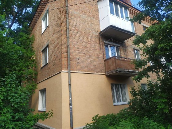 Продажа 2 кімн кв-ра Сталінка 2-й поверх Косметремонт Центр Своя 54000 Житомир