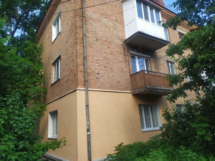 Продажа 2 кімн кв-ра Сталінка 2-й поверх Косметремонт Центр Своя 54000 - фото 1