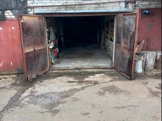 Гараж на дві машини без ями. Місто Львів. Кооператив "Сокіл". Львов